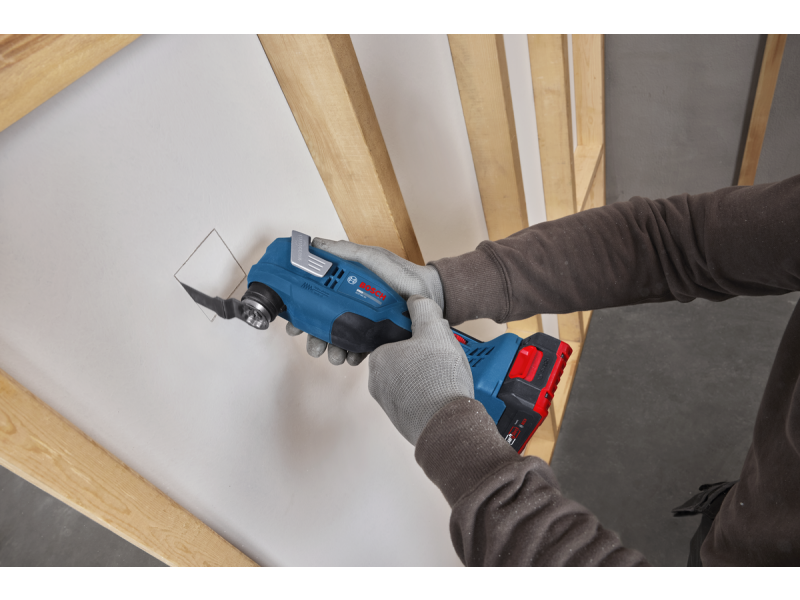 Akumulatorsko multifunkcijsko orodje Bosch GOP 18V-30, 06018G3000